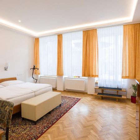 Luxusni Velky Apartman S Terasou V Centru Litomysle Exterior foto