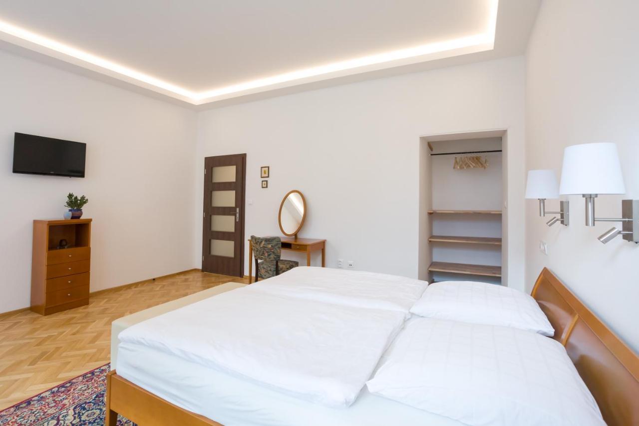 Luxusni Velky Apartman S Terasou V Centru Litomysle Exterior foto
